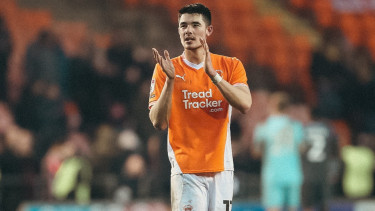 Legenda Manchester United Kelimpungan Timnya Akan Ditinggal Elkan Baggott