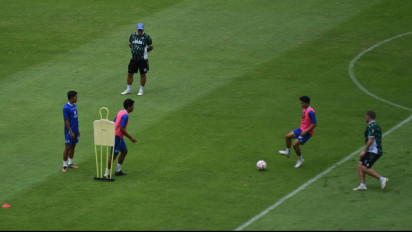 Bukan Pakai Pesawat atau Kereta Api, Persib Bandung Pilih Gunakan Bus Menuju Semarang