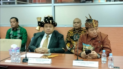 Jelang Pelantikan Bupati Baru, Bupati Jember Hendy Siswanto Dilarikan ke Rumah Sakit