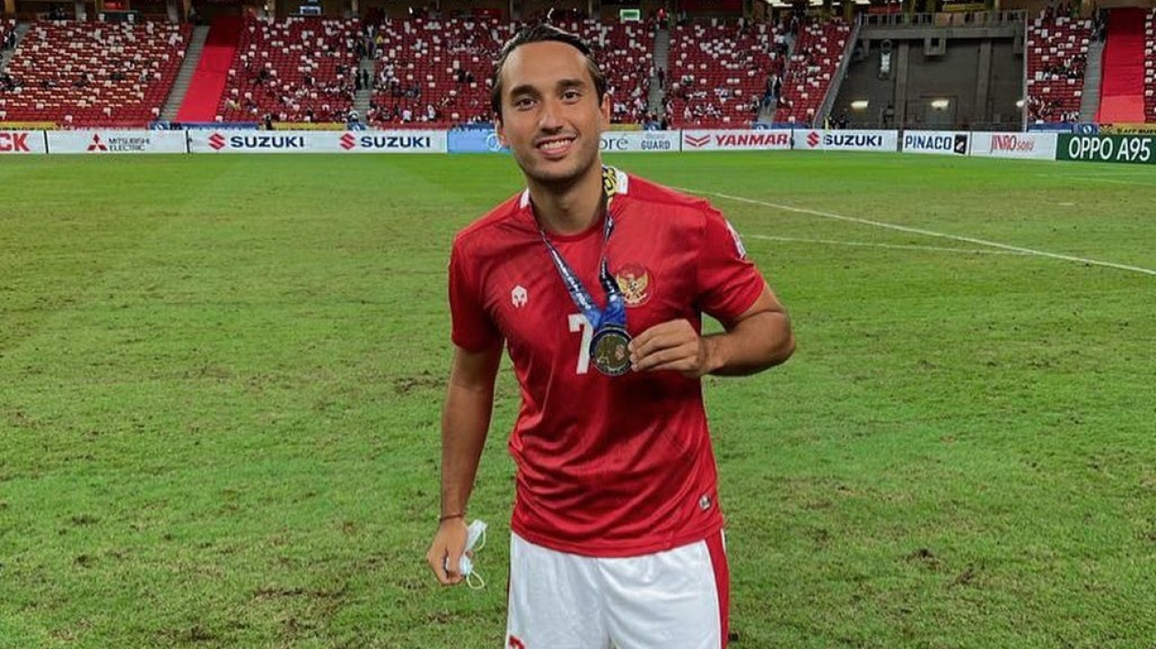 Ezra Walian Tutup Peluang ke Persija? Kepada Media Belanda, Sang Striker itu Malah Sejajarkan Persib dengan Jawara Eropa
            - galeri foto