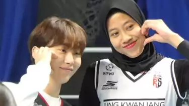 Seungkwan SEVENTEEN bersama Megawati Hangestri