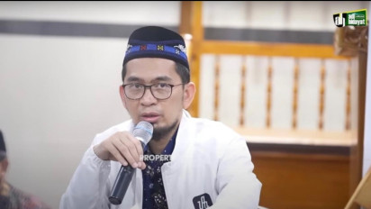 Masih Banyak Duit Sampai Lebaran karena Sering Baca Surat ini Saat Shalat Tahajud, Rezeki Mengalir Deras, Ustaz Adi Hidayat Bilang…
