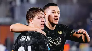 Bek Timnas Indonesia, Jay Idzes (kanan)