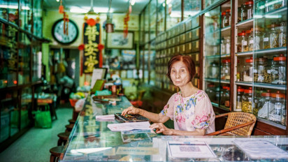 Bye-bye Hidup Susah di Usia 40-50 Tahun, 3 Weton Ini Siap-Siap Banjir Rezeki Selama Bulan April 2025