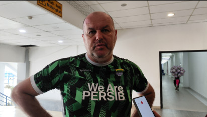 10 Pemain Persib Atasi PSIS, Bojan Hodak Puji Kinerja Barisan Pertahanan 