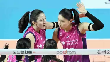 Pemain kunci Pink Spiders, Tutku Burcu dan Kim Yeon-koung.
