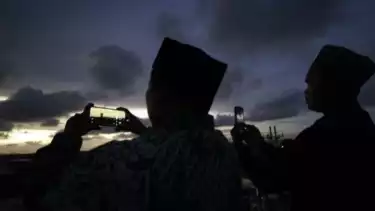 Ilustrasi tim rukyatul hilal sebelum penetapan sidang isbat awal Ramadhan 2025