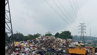 Kabupaten Bandung Barat Darurat Penumpukan Sampah, Buntut Pembatasan Ritase ke TPA Sarimukti 