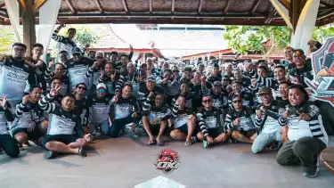 Komunitas pencinta XMAX bernama Owner XMAX Indonesia (OXI) secara legal terbentuk di akhir November 2024 dan membuka diri Januari 2025.