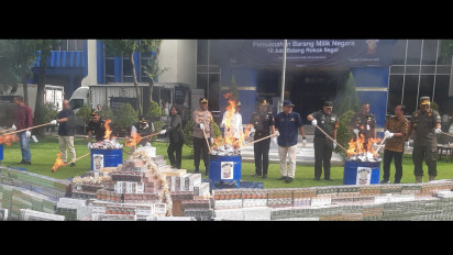 Bea Cukai Sidoarjo Musnahkan 19 Juta Batang Rokok Ilegal