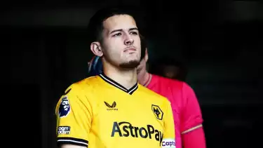 Justin Hubner disebut berpotensi dipanggil Wolves senior untuk laga kontra Liverpool