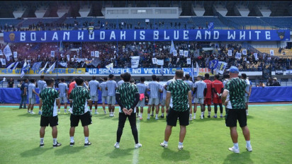 Pandit Malaysia Terkagum-kagum Lihat Aksi Spektakuler Bobotoh Beri Dukungan kepada Persib Jelang Laga El Clasico Kontra Persija: Suatu Hari Nanti…