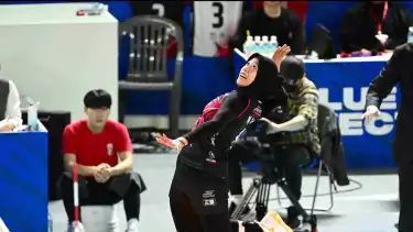 Aksi spike Megawati Hangestri saat pertandingan Red Sparks vs IBK Altos.
