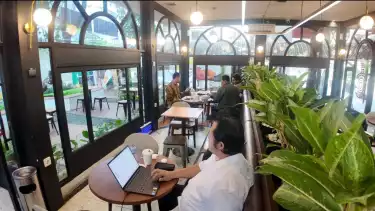 Merayakan hari kasih sayang 14 Febuari 2025, Loko Café by KAI Services menghadirkan sejumlah promo untuk para pelanggan.