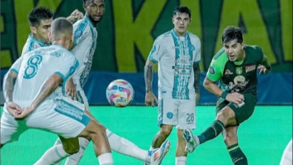 Hasil Liga 1: Persebaya Kalahkan PSBS Biak 1-0, Bajul Ijo Dekati Persib Bandung di Puncak Klasemen