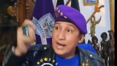 Curi Perhatian, Sumpah Advokat Dibekukan, Tapi Firdaus Oiwobo Muncul di Sidang PN Depok!