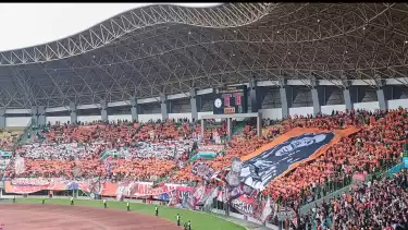 Koreo Jakmania di Laga Persija Vs Persib