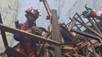 Bangunan Rumah Ambruk di Tamansari, Dipastikan Tak Ada Korban