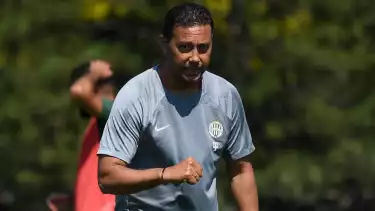 Asisten pelatih Timnas Indonesia, Denny Landzaat.