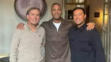 Tim kepelatihan Timnas Indonesia, Alex Pastoor (kiri), Patrick Kluivert (tengah), dan Denny Landzaat (kanan).