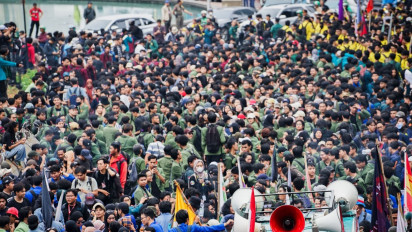 Ribuan Mahasiswa Tumpah ke Jalan untuk Aksi ‘Indonesia Gelap’, Ternyata Kata Gus Baha dalam Islam Mengikuti Demonstrasi Hukumnya…