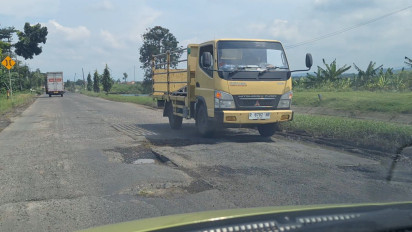 Kondisi Jalur Mudik di Brebes Banyak yang Berlubang dan Minim Penerangan