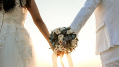 Hidup dengan Pasangan yang Gak Sefrekuensi? Ini Saran dari Ustazah Aisyah Farid