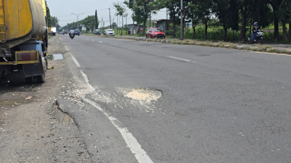 Jalan Poros Nasional Rusak dan Berlubang, Pemkab Lamongan: Itu Kewenangan Pusat