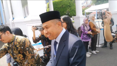 Syafii Tiba di Istana Pakai Dasi Biru, Isyarat Dilantik Jadi Kepala Basarnas Sore Ini?