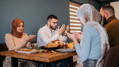 30 Contoh Kata-Kata Undangan Bukber Bulan Ramadhan yang Unik dan  Menarik di Grup WhatsApp, Catat dan Ikuti!