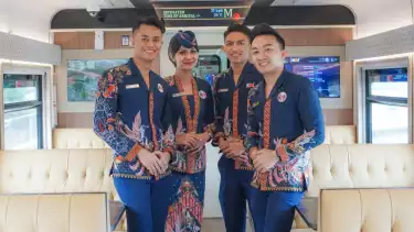 Ilustrasi petugas KAI Services.