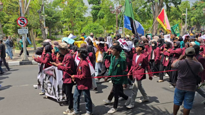 Aliansi BEM Joko Tingkir Lamongan Gelar Aksi Tolak Kebijakan Efisiensi Anggaran