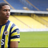 Here We Go! Pemain Keturunan Indonesia Jayden Oosterwolde Gabung Klub Top Liga Italia AS Roma