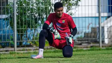 Kiper Persib Bandung Fitrah Maulana