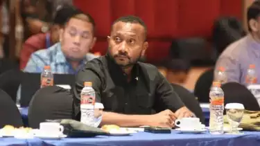 Anggota DPR RI Dapil Papua, Yan Permenas Mandenas.