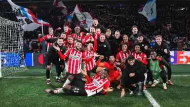 Pemain PSV Merayakan Keberhasilan Lolos 16 Besar Liga Championsa