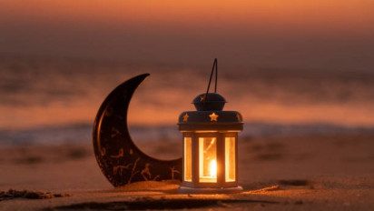 Ustaz Adi Hidayat Bagikan Doa Menyambut Bulan Suci Ramadhan 2025