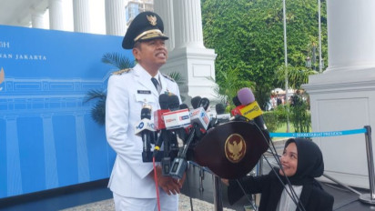 Baru Dilantik Jadi Gubernur Jabar, Dedi Mulyadi Langsung Pecat Kepsek SMAN 6 Depok