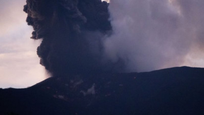 Badan Geologi Mencatat Peningkatan Aktivitas Kegempaan Gunung Marapi