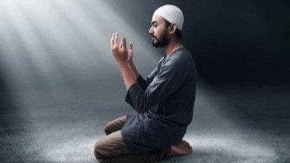 Amalan Keluar dari Jerat Kemiskinan, Gus Baha Sebut Rezeki Berlimpah Jika Rutin Baca Ini