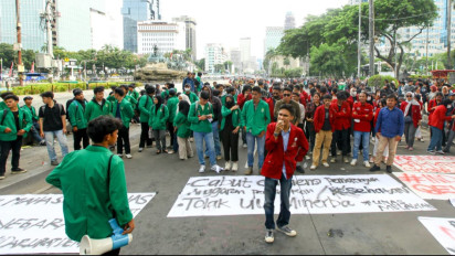 Demo Indonesia Gelap Bawa 9 Tuntutan di Kawasan Patung Kuda Jakarta Hari Ini