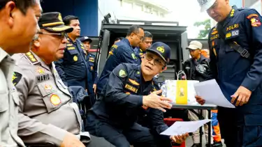 aro Dokpol Pusdokkes Polri Brigjen, Nyoman Eddy Purnama, pimpin jalannya penyeledikan Kebakaran Glodok yang terjadi pada 15 Januari lalu, di Plaza Glodok, Jakarta Pusat, Jumat (21/2/2025)