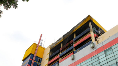 Hasil Penyisiran Terakhir Glodok Plaza Pascakebakaran, Tim Gabungan Temukan Tas Pinggang hingga Kacamata