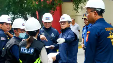 Karo Dokpol Pusdokkes Polri Brigjen, Nyoman Eddy Purnama, pimpin jalannya penyeledikan Kebakaran Glodok yang terjadi pada 15 Januari lalu, di Plaza Glodok, Jakarta Pusat, Jumat (21/2/2025)