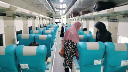 Pelanggan KAI Membludak di Akhir Pekan, KA Mutiara Timur Tambahan Dioperasikan