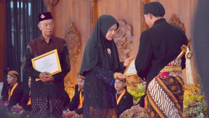 Hari Jadi Pacitan 280 Tahun, Bupati Indrata Bayu Aji Beri Penghargaan Penggagas Lambang Daerah