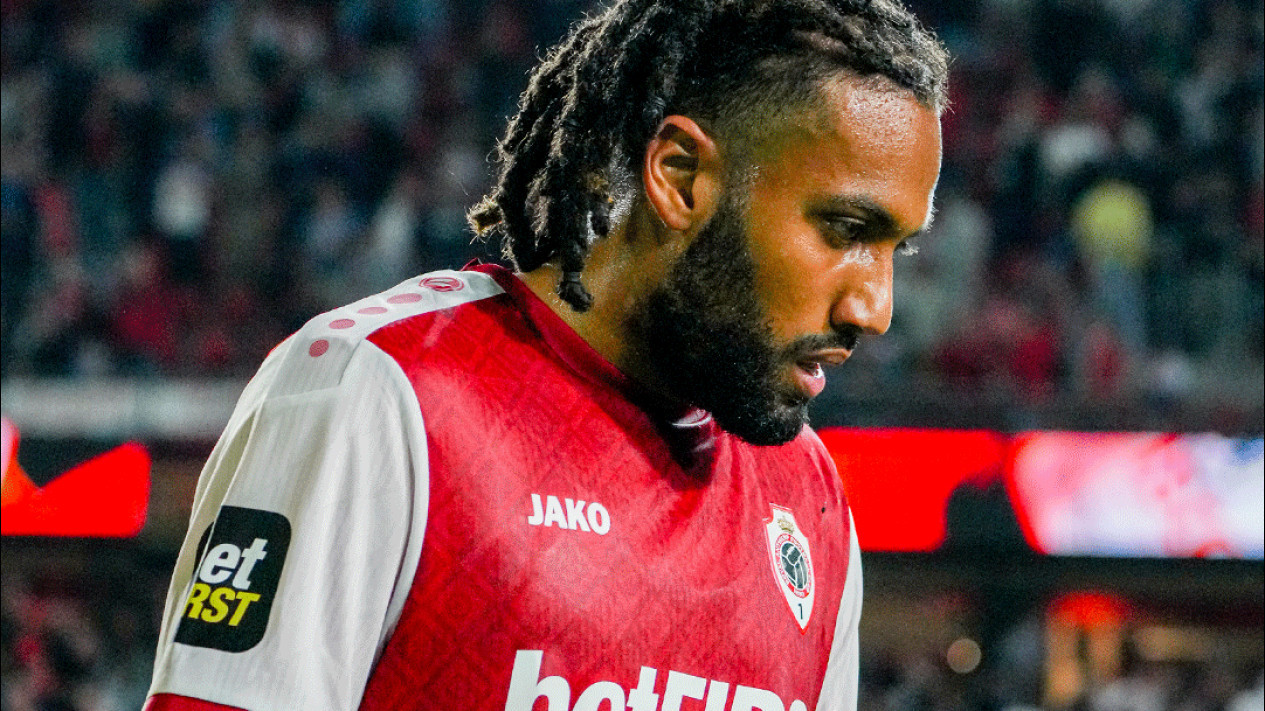 Tak Cuma Absen Bulan Depan, Jairo Riedewald Sepenuhnya Batal Dinaturalisasi PSSI untuk Bela Timnas Indonesia?
            - galeri foto