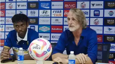 Pelatih Dewa United, Jan Olde Riekerink