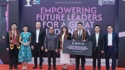 Pelantikan dan Simposium Nasional HIPMI Institute di Kemenko PMK, Pratikno Ajak Semua Pihak Bangun SDM Unggul