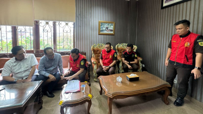 Diduga Terlibat Korupsi Pengadaan Tanah Tol Baleno, Kejari Muba Geledah Kantor H Alim Ali